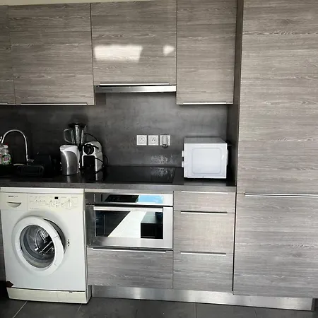 Frgk 'studio Pablo Heart Of Antibes' *